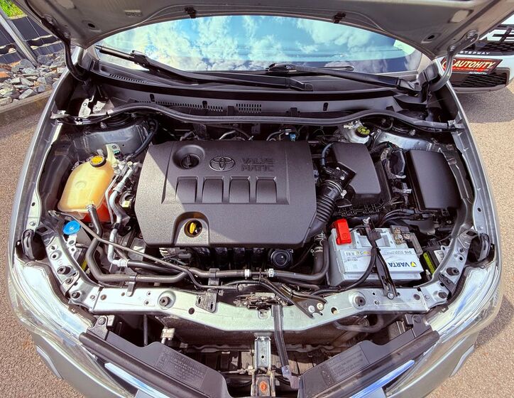 Toyota Auris 25