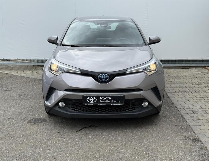 Toyota C-HR 2