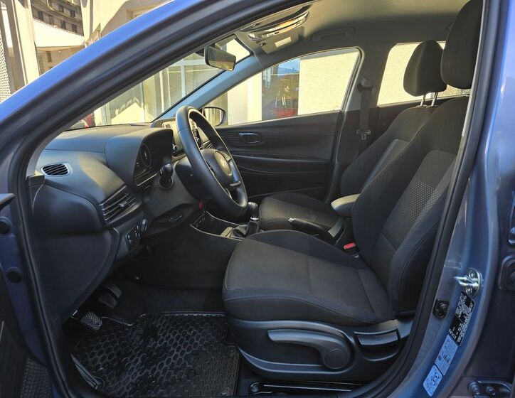 Hyundai i20 10
