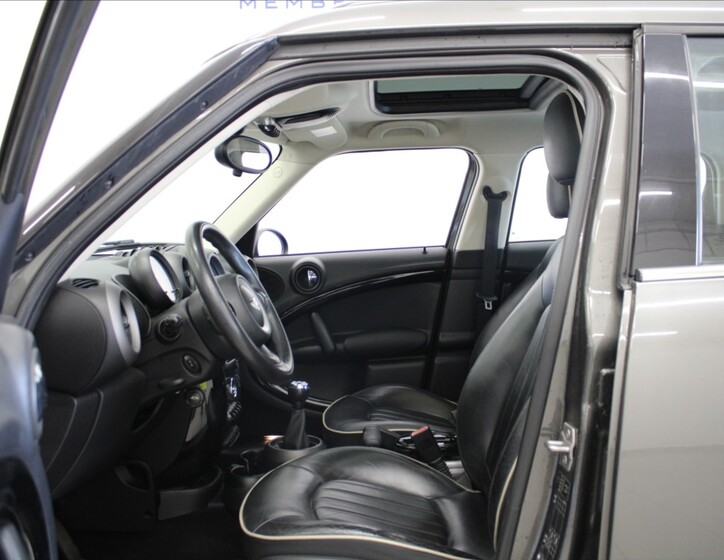 Mini Countryman 6