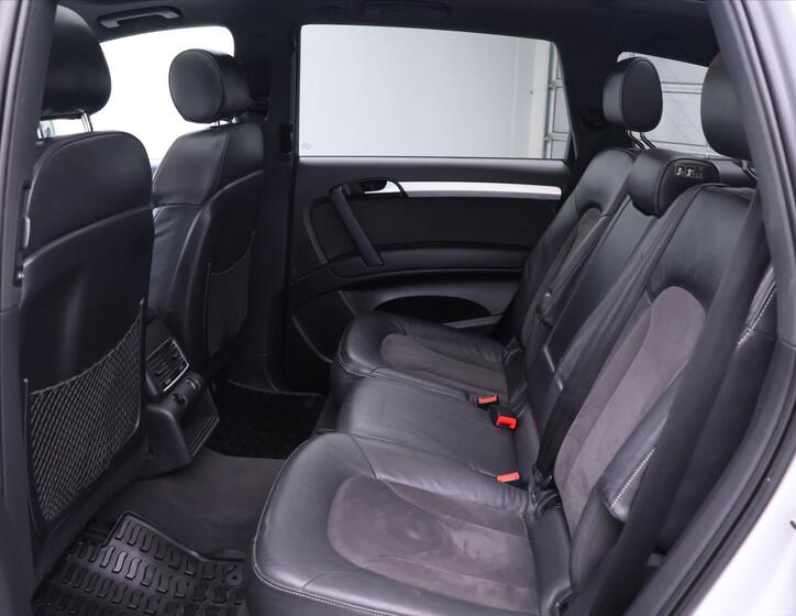 Audi Q7 19