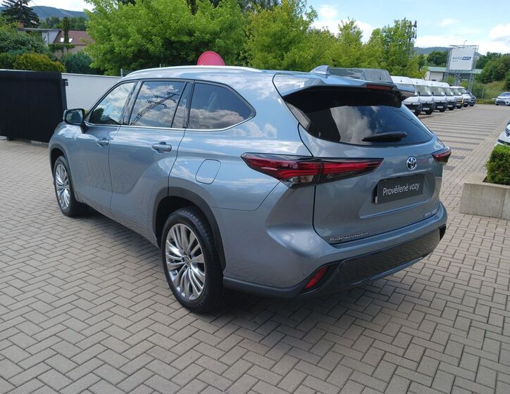 Toyota Highlander 4