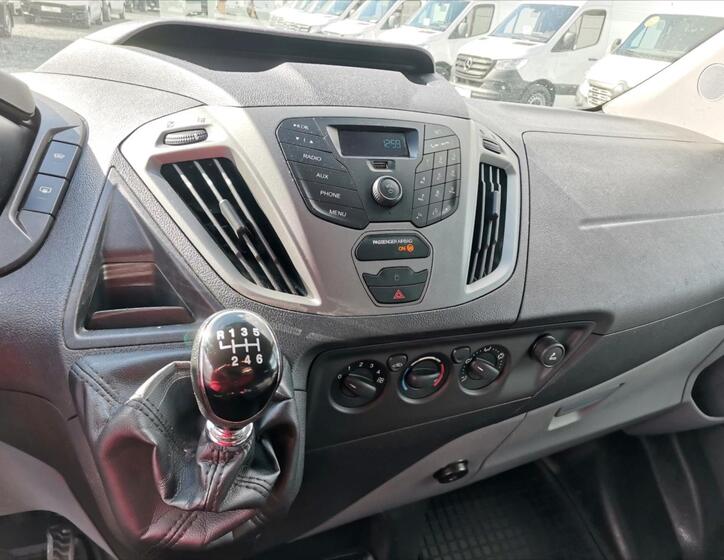Ford Transit Custom 9