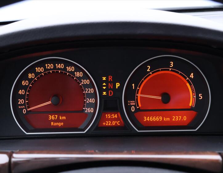 BMW Řada 7 16
