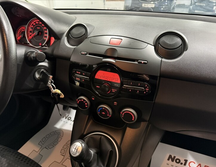 Mazda 2 17