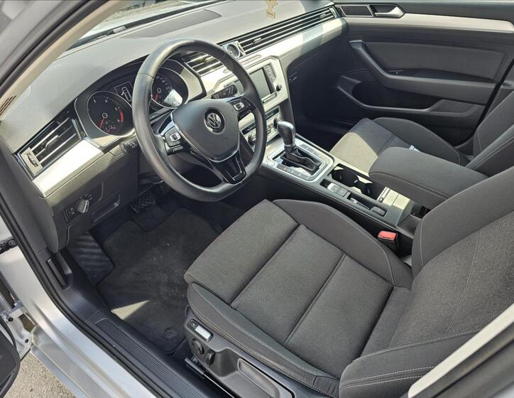 Volkswagen Passat 10