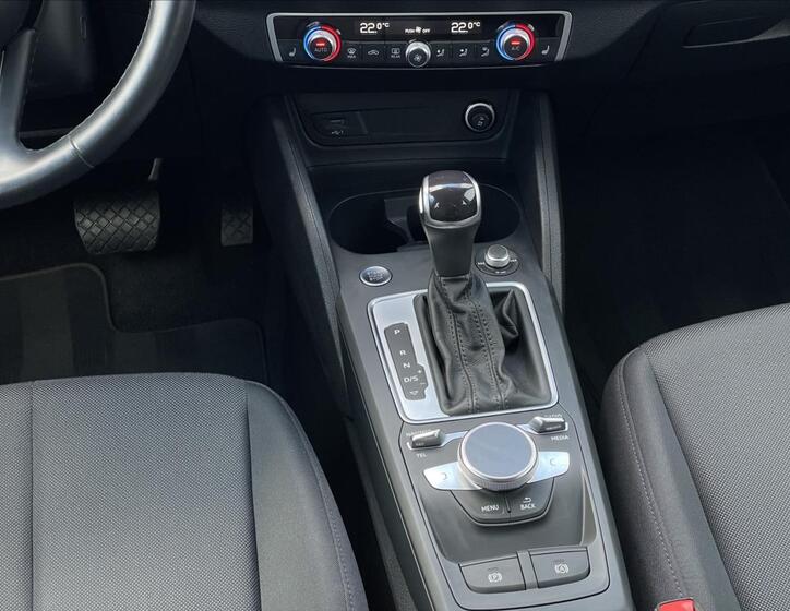 Audi Q2 13
