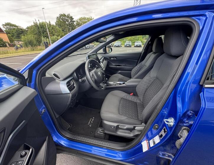 Toyota C-HR 9