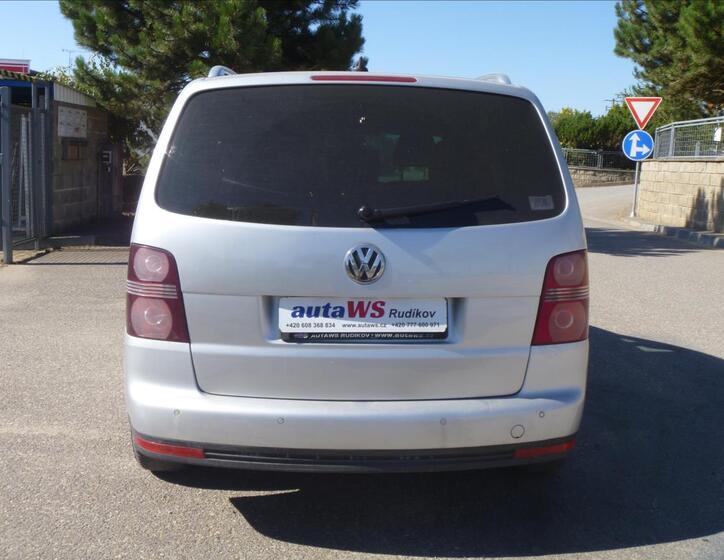 Volkswagen Touran 5