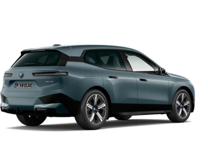 BMW iX 2