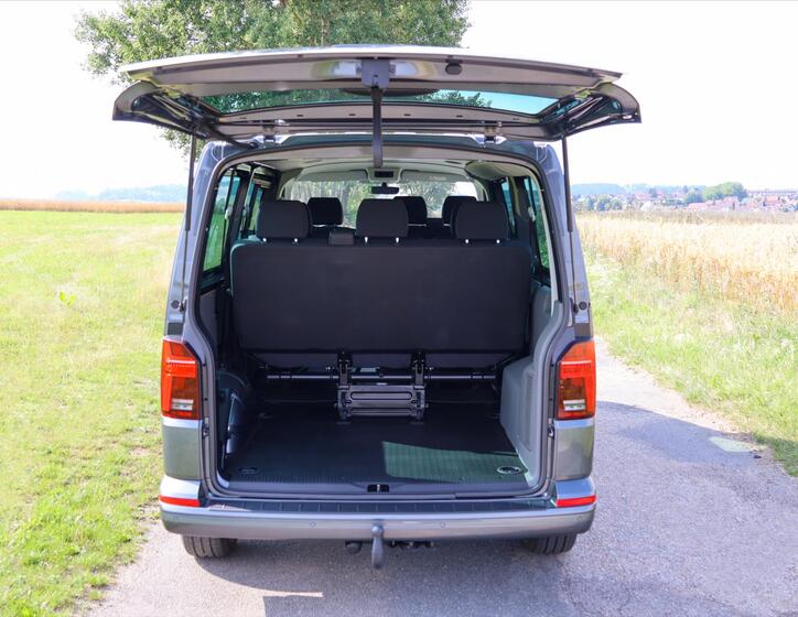 Volkswagen Transporter 9