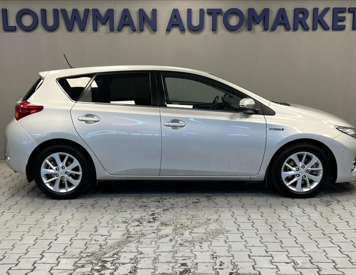 Toyota Auris 16