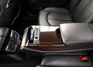 Audi A8 30
