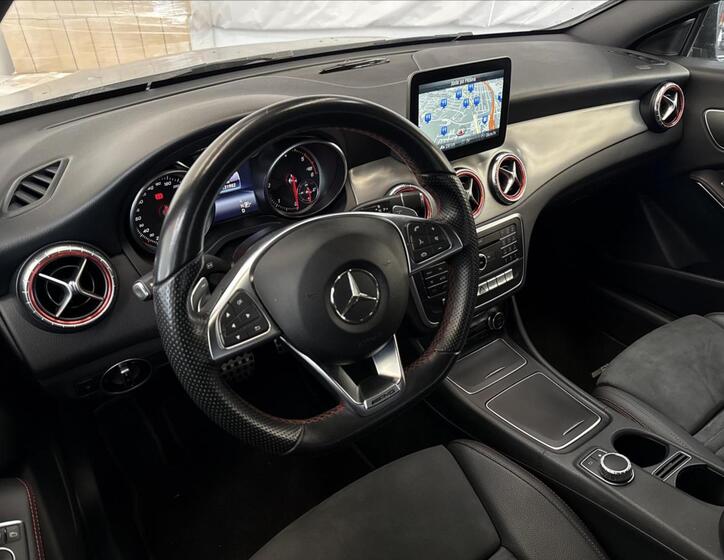 Mercedes-Benz CLA 9