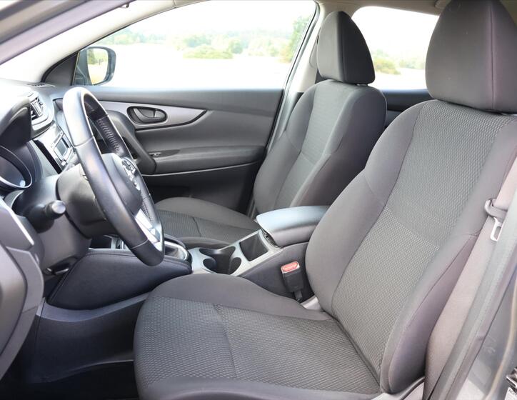 Nissan Qashqai 11