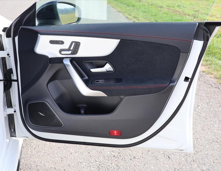 Mercedes-Benz CLA 13