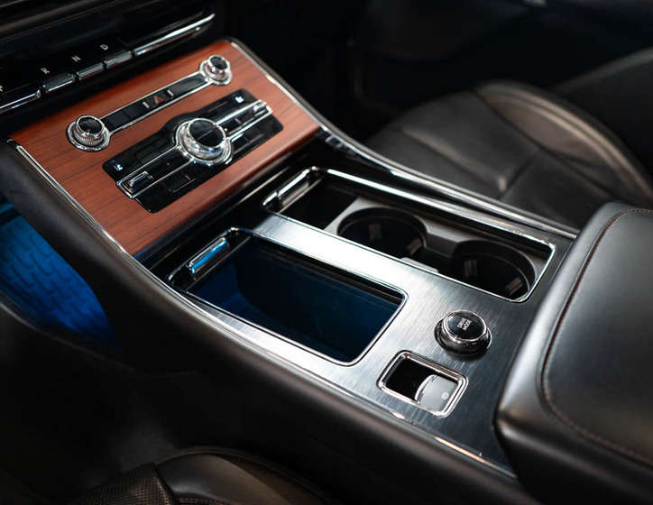Lincoln Aviator 23
