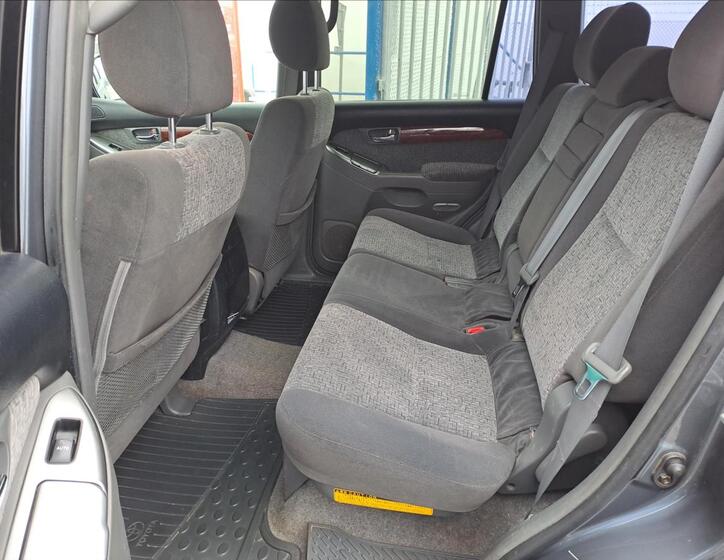 Toyota Land Cruiser 6