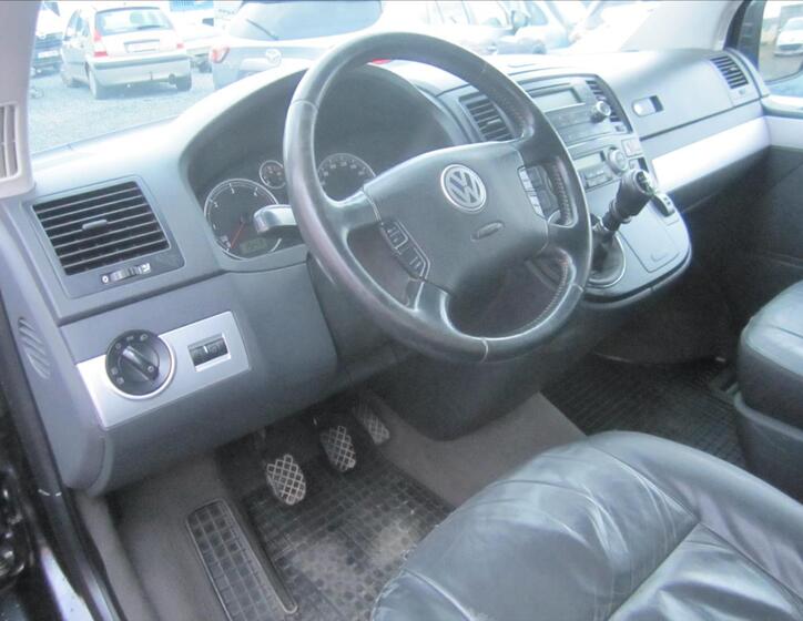 Volkswagen Multivan 16