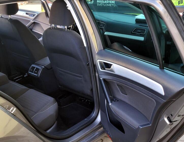 Volkswagen Golf 22