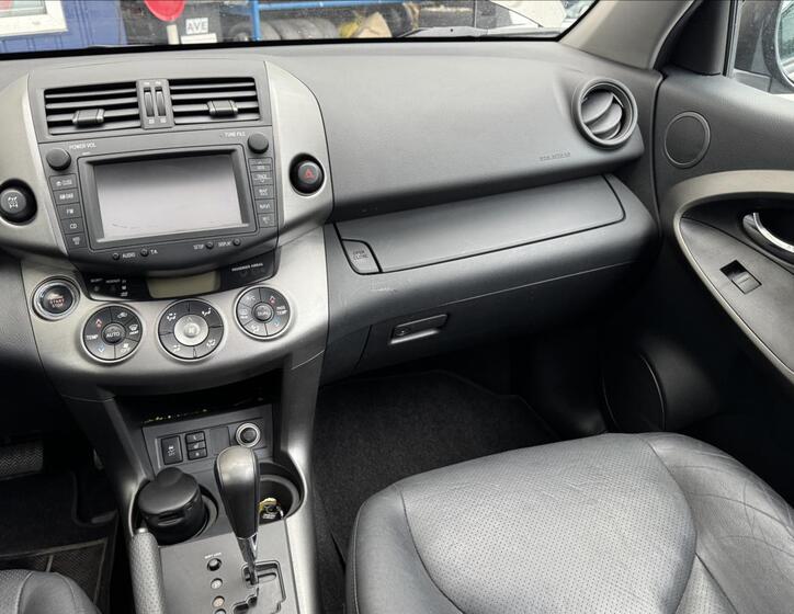 Toyota RAV4 38