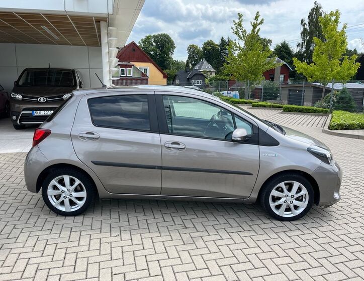 Toyota Yaris 7