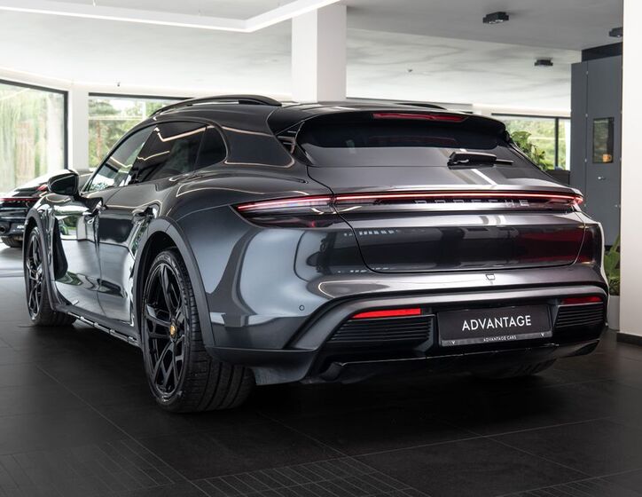 Porsche Taycan 4