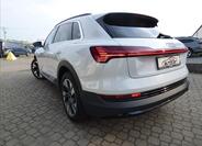 Audi e-tron 72