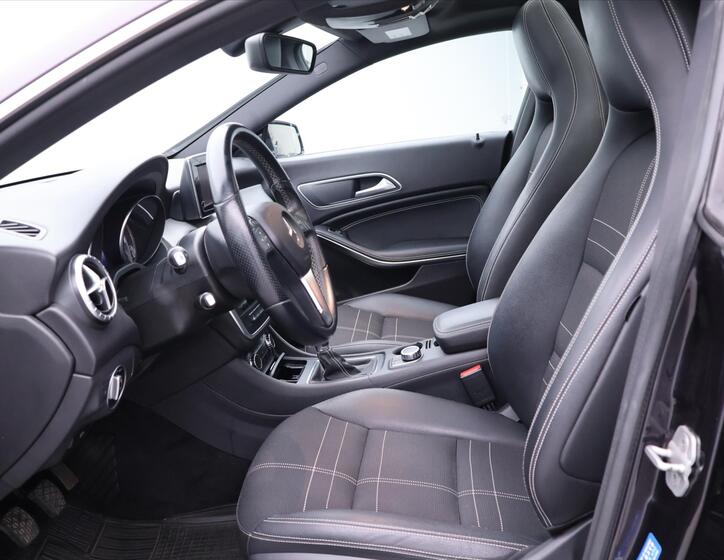 Mercedes-Benz CLA 12