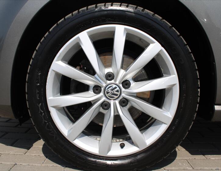 Volkswagen Golf 9