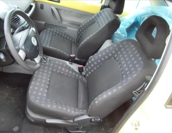 Volkswagen New Beetle 14