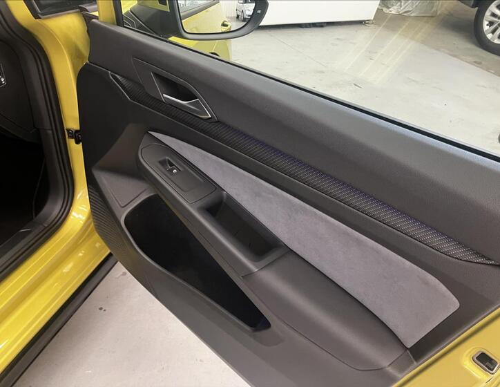 Volkswagen Golf 24
