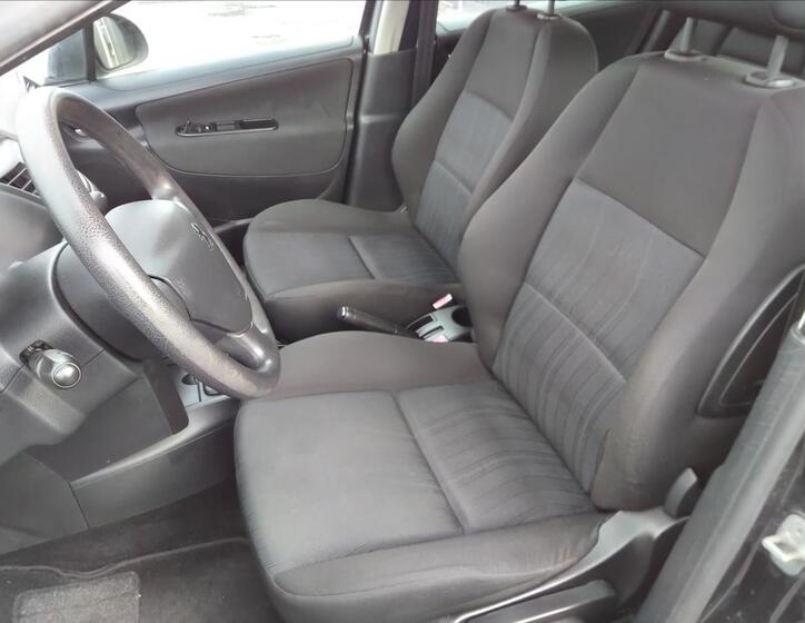 Peugeot 207 11