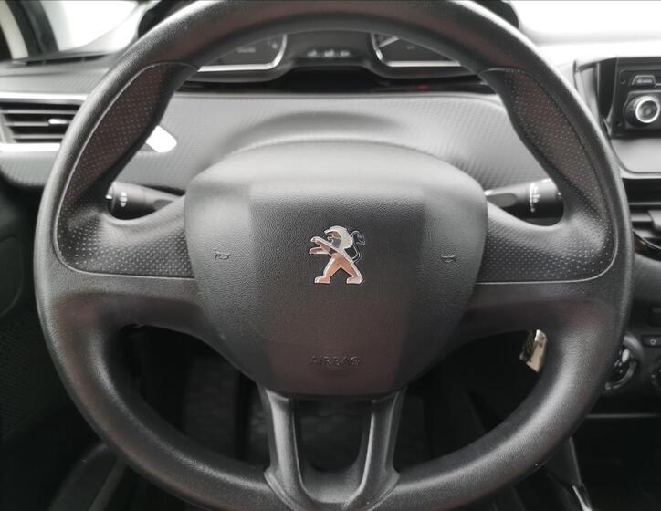 Peugeot 2008 4