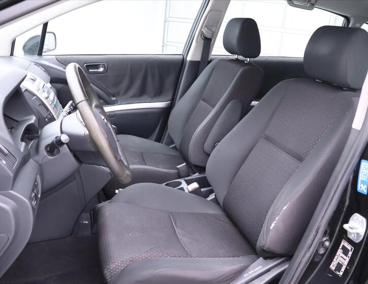 Toyota Corolla Verso 10