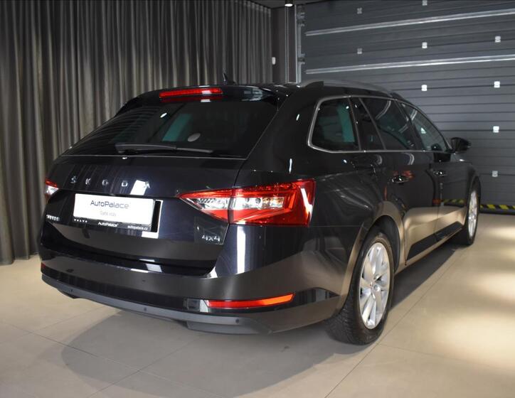 Škoda Superb 4