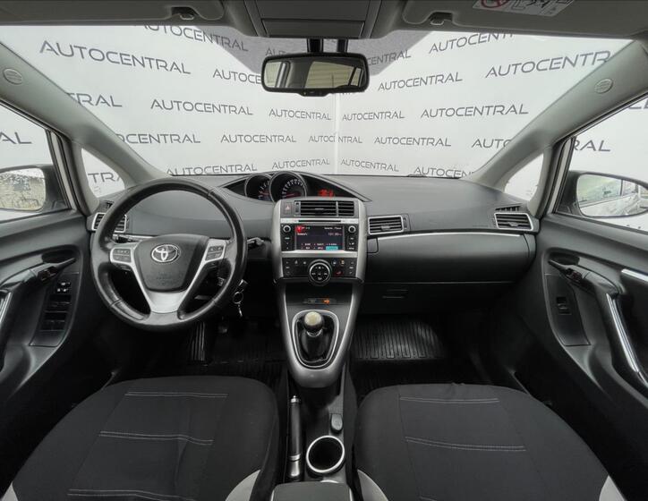 Toyota Verso 17