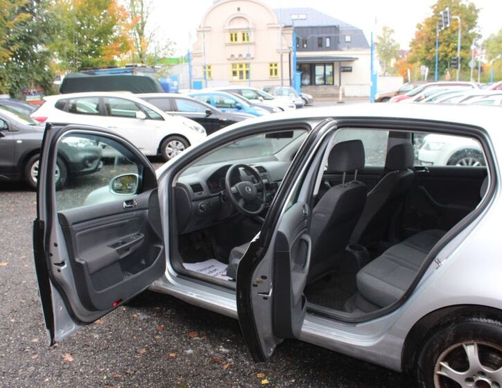 Volkswagen Golf 11