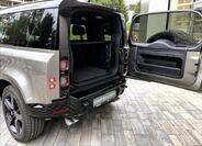 Land Rover Defender 6