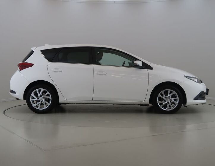Toyota Auris 4