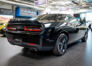 Dodge Challenger 6