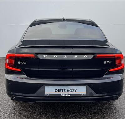 Volvo S90 8