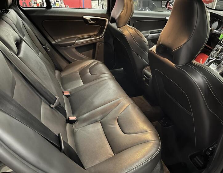 Volvo V60 22