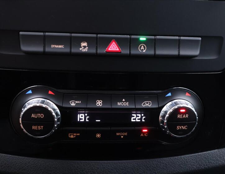 Mercedes-Benz Vito 32