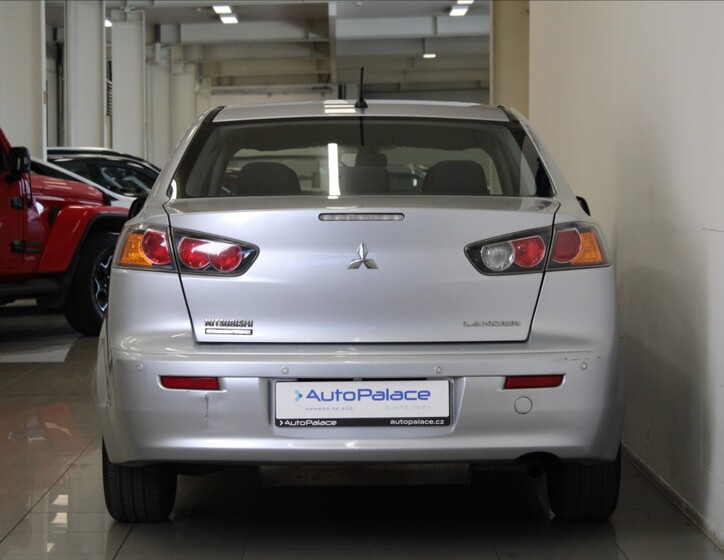 Mitsubishi Lancer 4