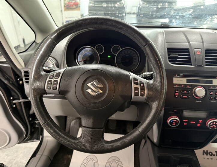 Suzuki SX4 8