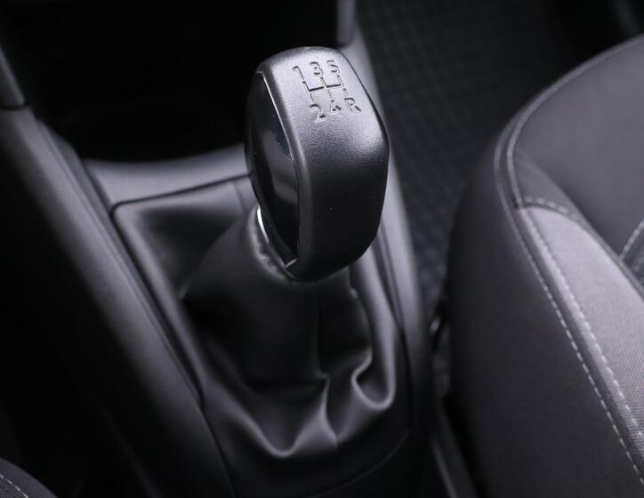 Peugeot 208 26