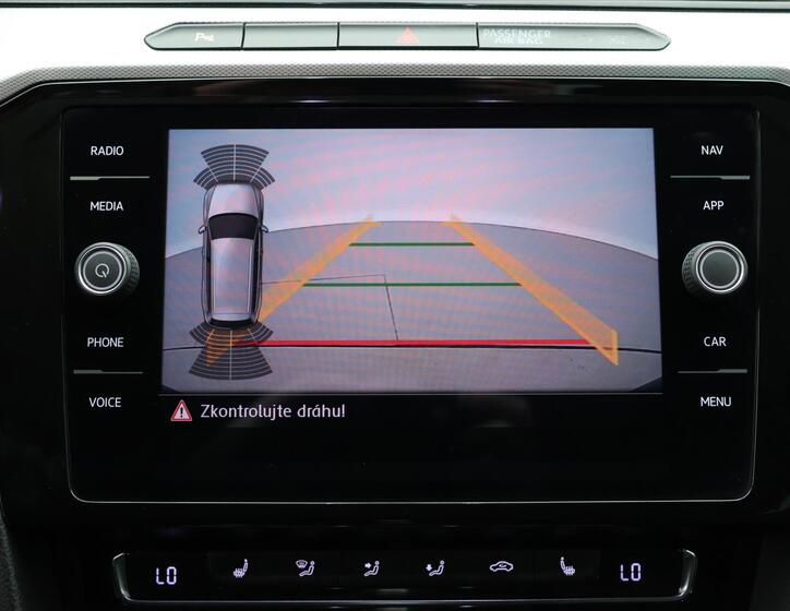 Volkswagen Passat 30