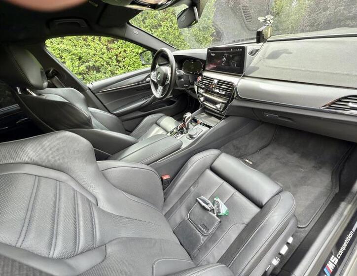 BMW M5 4