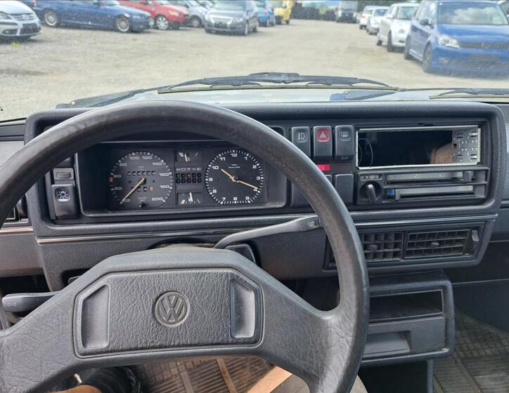 Volkswagen Golf 25
